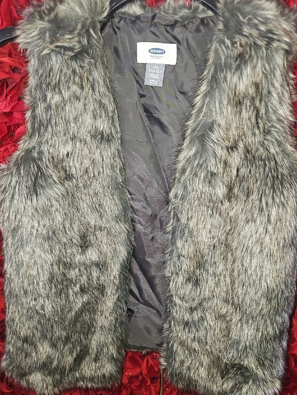 Old Navy Girls Faux Fur Vest in Gray Size 10/12 LIKE NEW